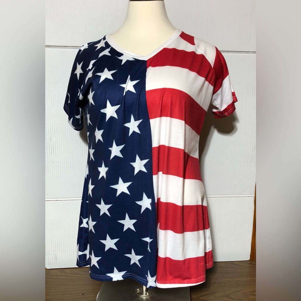 Patriotic women’s 2XL  A line pullover in red white and blue! very flattering